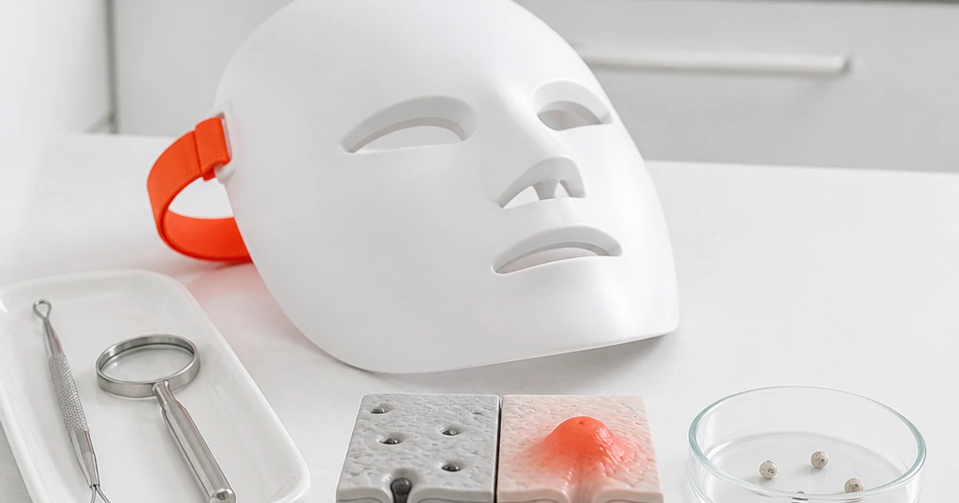 Acné inflammatoire vs comédons : pourquoi votre masque LED ne traite pas les deux