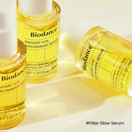 Radiant Vita Niacinamide Serum, Sérum Visage à la Niacinamide et Vitamine C, Hydratant, Teint Plus Uniforme et Soin des Taches, K-Beauty Coréenne, Idée Cadeau pour Femme, 30 ml Vita Serum